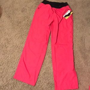 Wonder wink easy fit size M scrub pants new pink